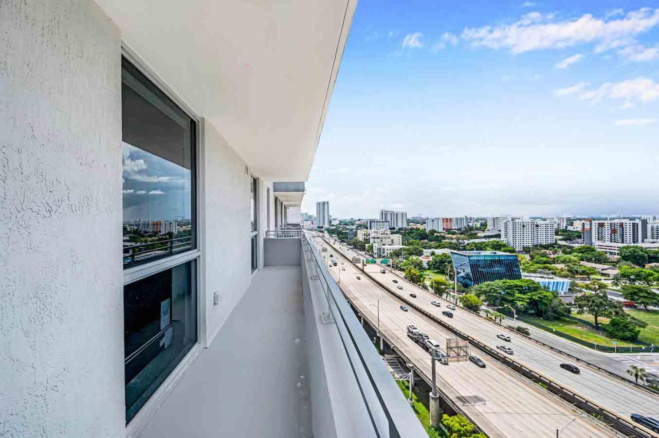 Amazing 3 Bed Unit In Dwntwn Miami With Free Parking Leilighet Eksteriør bilde